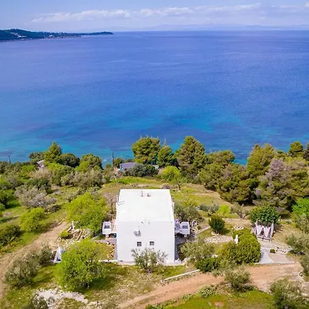 Sea Breeze Paradise Holiday home *
