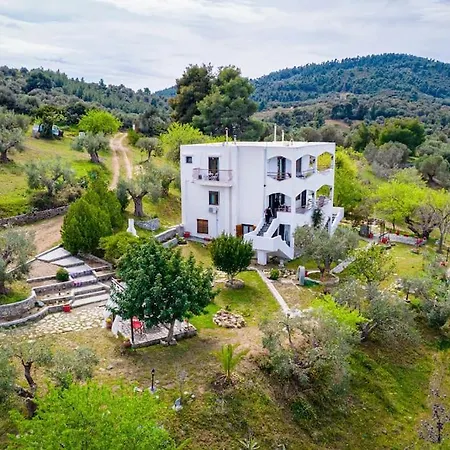 Sea Breeze Paradise Holiday home *