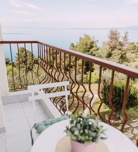 Sea Breeze Paradise 帕利乌里翁