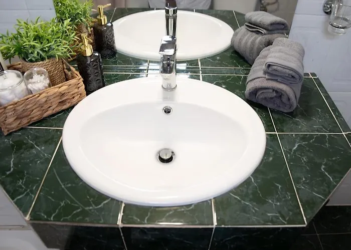 Sea Breeze Paradise * 帕利乌里翁