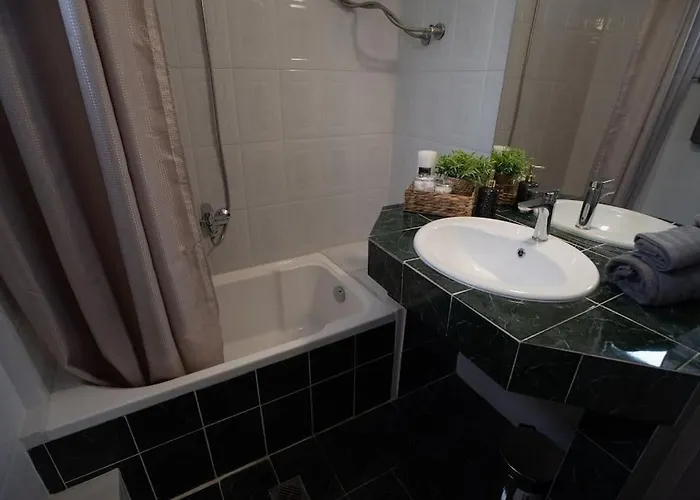 Sea Breeze Paradise * 帕利乌里翁