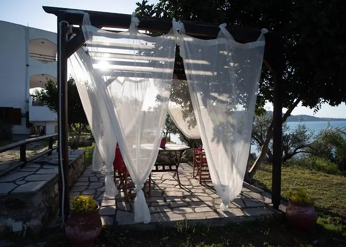 Sea Breeze Paradise Case de vacanță Paliouri