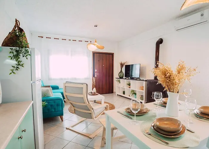 بيت للعطل Sea Breeze Paradise *